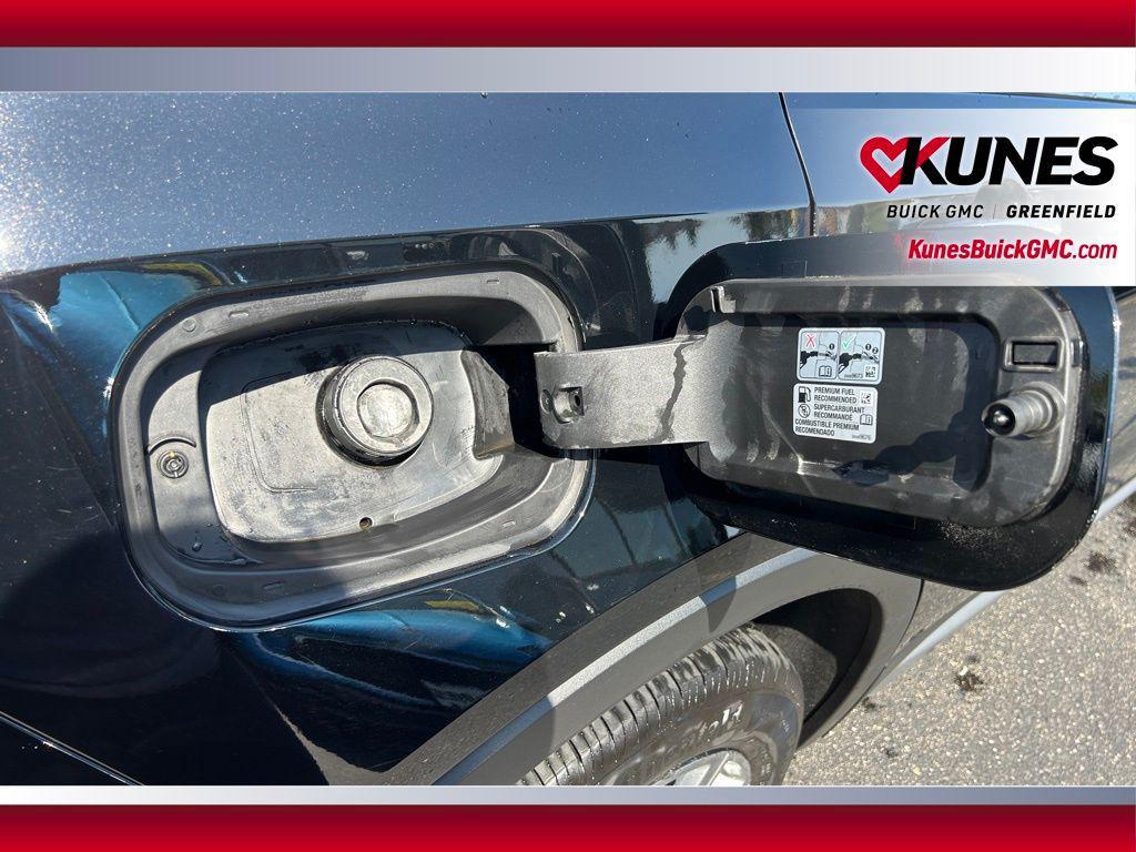 used 2023 Cadillac XT4 car, priced at $27,599