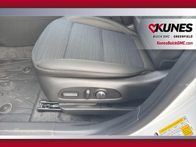 new 2025 Buick Envista car, priced at $26,860
