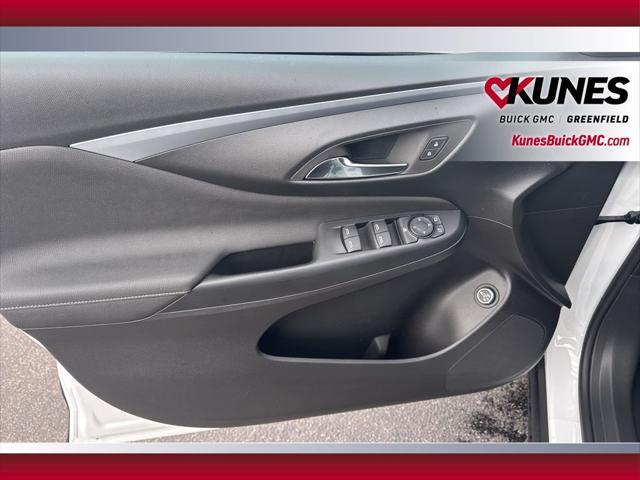 new 2025 Buick Envista car, priced at $26,860