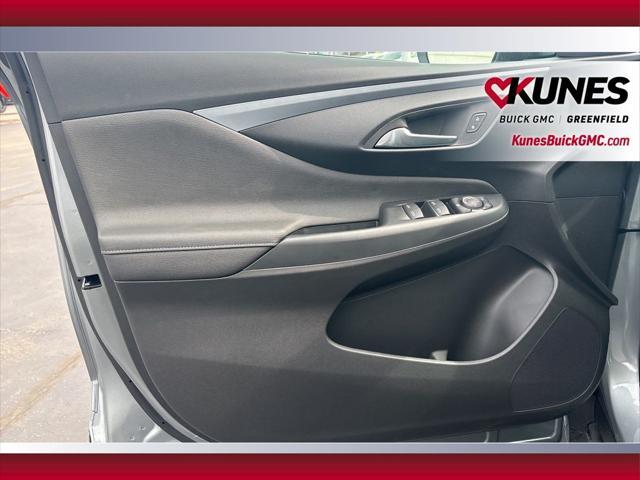 new 2025 Buick Envista car, priced at $25,334