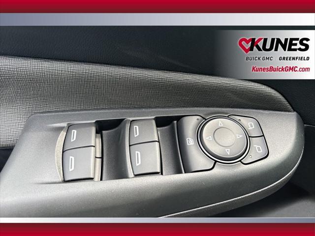 new 2025 Buick Envista car, priced at $25,334