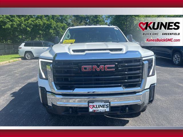 new 2025 GMC Sierra 3500 car, priced at $52,630