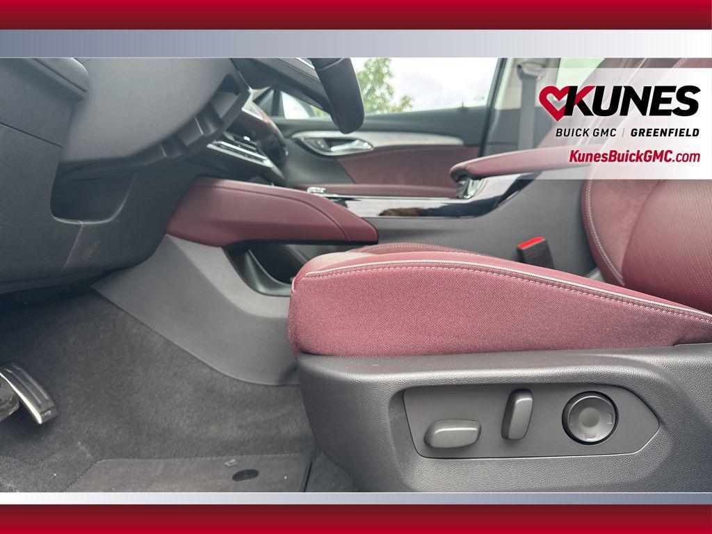 new 2025 Buick Envision car, priced at $38,976