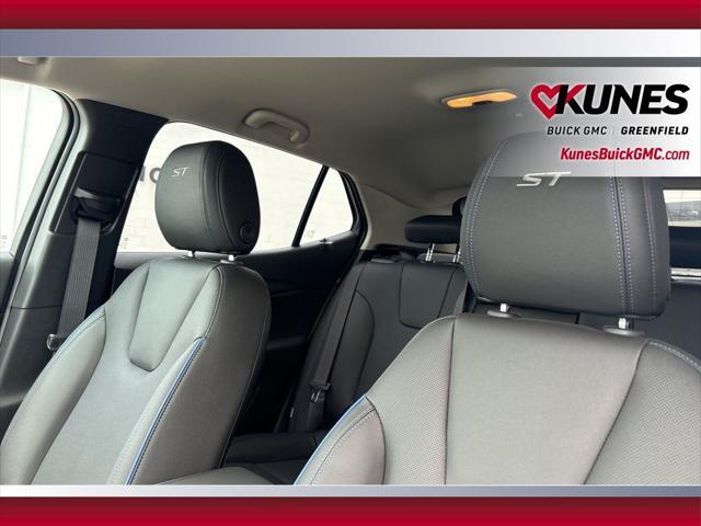 new 2025 Buick Encore GX car, priced at $30,010