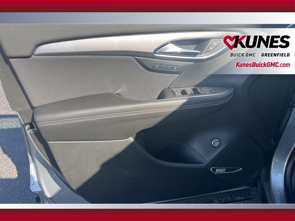new 2025 Buick Envision car, priced at $38,799