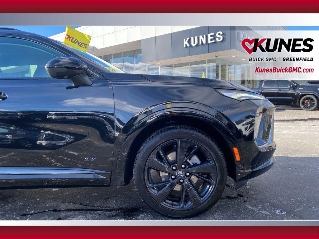 used 2024 Buick Envision car, priced at $27,399