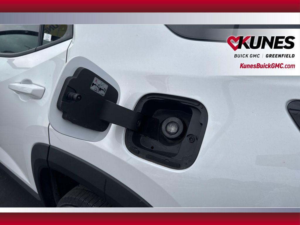 used 2025 Chevrolet Equinox car, priced at $23,399