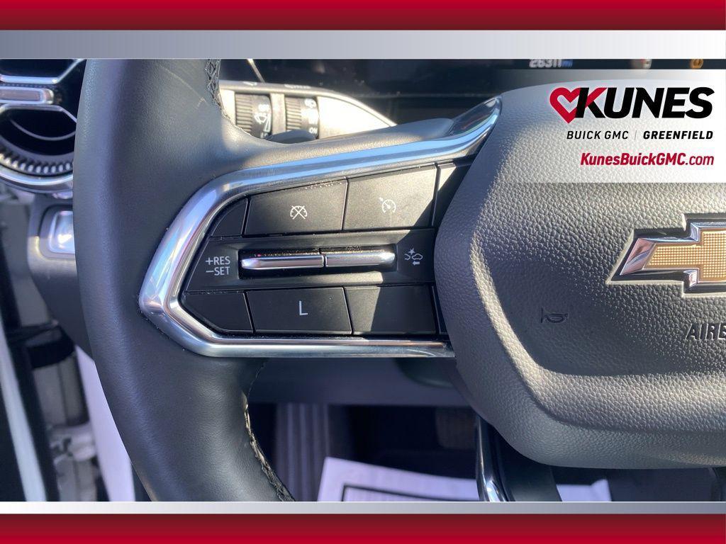 used 2025 Chevrolet Equinox car, priced at $23,399