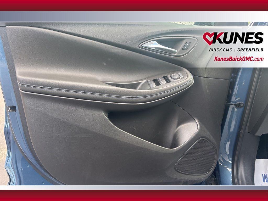 new 2025 Buick Encore GX car, priced at $25,369