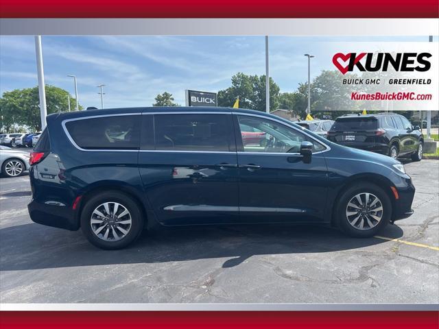used 2023 Chrysler Pacifica Hybrid car, priced at $26,995
