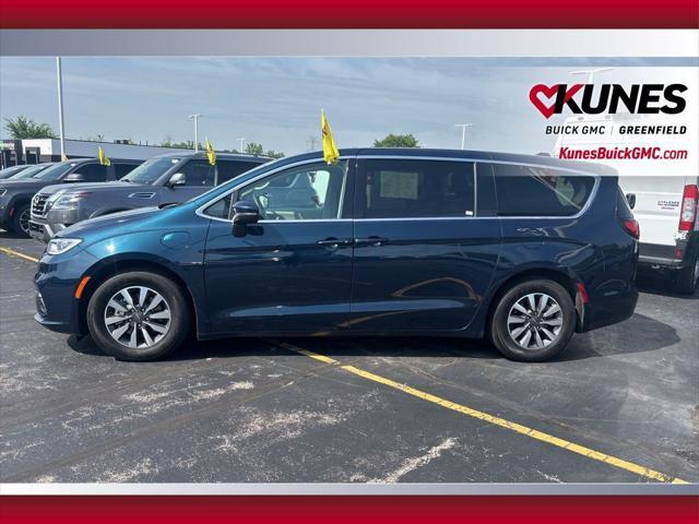 used 2023 Chrysler Pacifica Hybrid car, priced at $26,995
