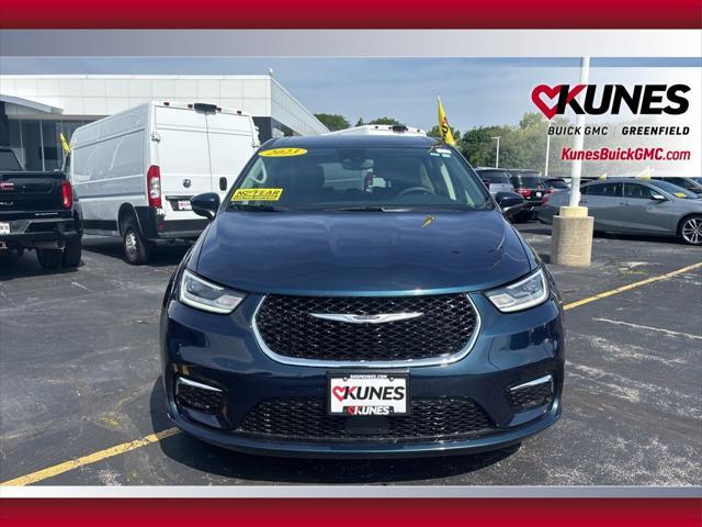 used 2023 Chrysler Pacifica Hybrid car, priced at $26,995