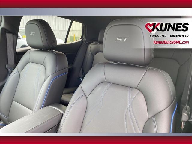 new 2025 Buick Envista car, priced at $28,448