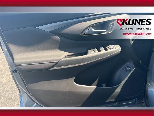 new 2025 Buick Envista car, priced at $27,775