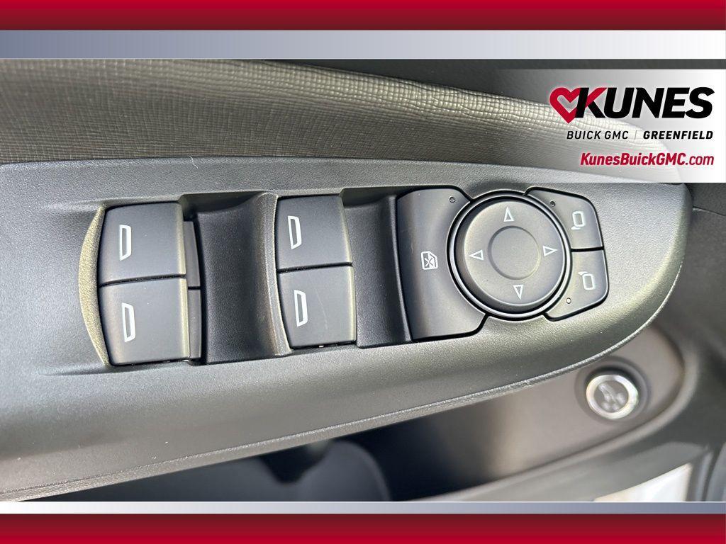 new 2025 Buick Envista car, priced at $29,699