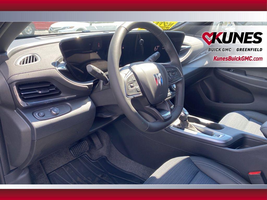 new 2025 Buick Envista car, priced at $24,730