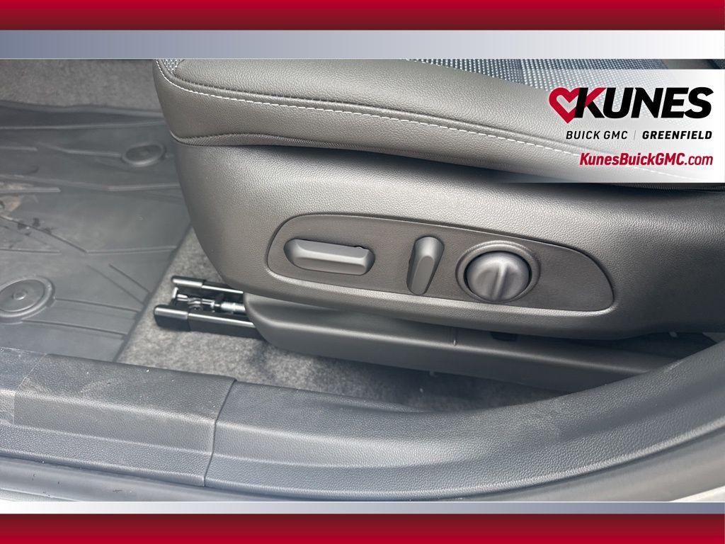 new 2026 Buick Envista car, priced at $27,032