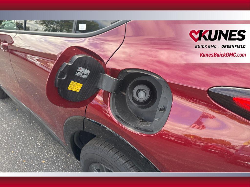 new 2025 Buick Envista car, priced at $25,987