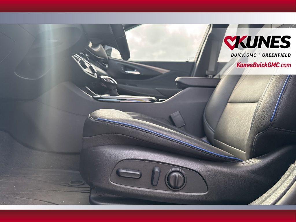 new 2025 Buick Envista car, priced at $25,987