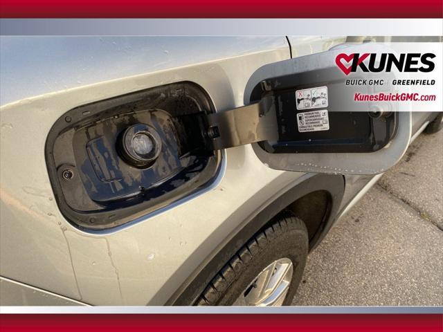 used 2023 Cadillac XT4 car, priced at $25,499