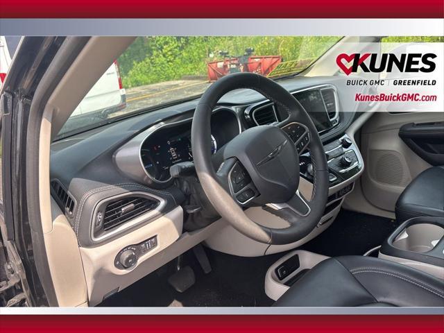 used 2023 Chrysler Pacifica Hybrid car, priced at $26,995