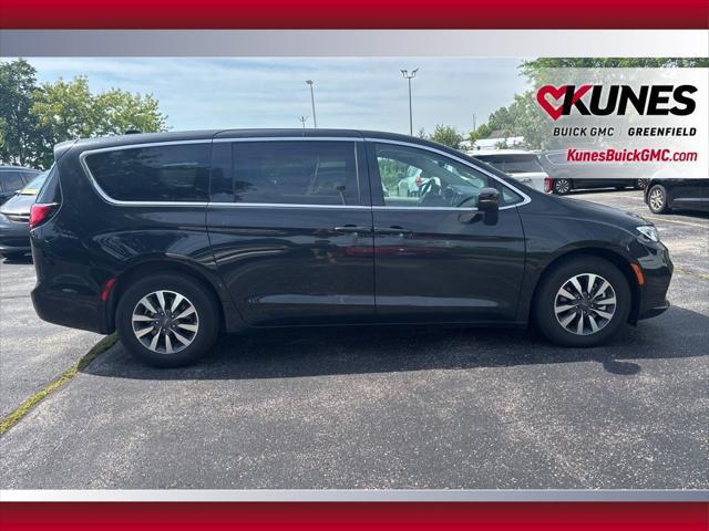 used 2023 Chrysler Pacifica Hybrid car, priced at $26,995