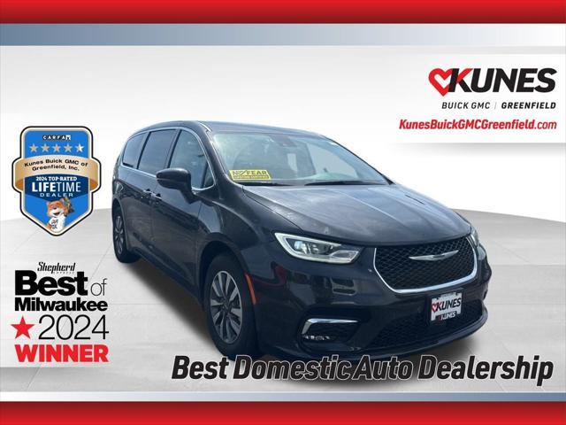 used 2023 Chrysler Pacifica Hybrid car, priced at $26,995