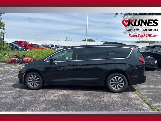 used 2023 Chrysler Pacifica Hybrid car, priced at $26,995