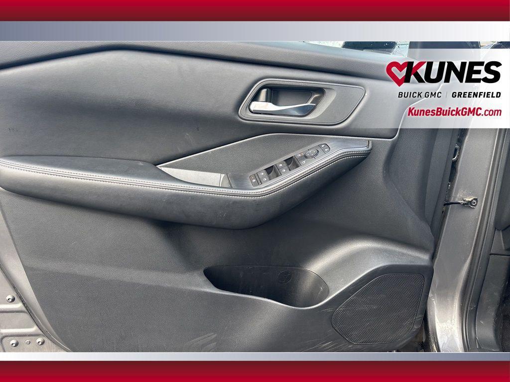 used 2024 Nissan Rogue car, priced at $22,777