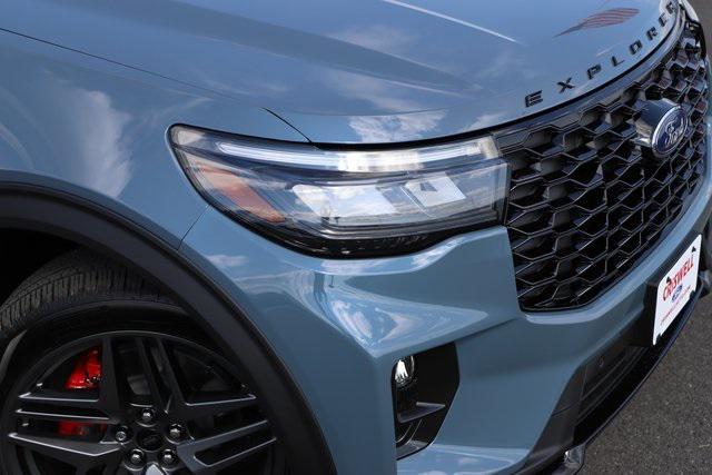 new 2025 Ford Explorer car, priced at $48,999