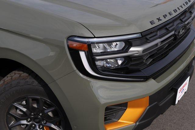 new 2025 Ford Expedition car, priced at $80,999