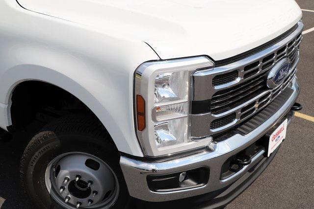 new 2025 Ford F-350 car, priced at $59,660