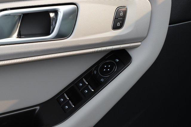 new 2025 Ford Explorer car, priced at $45,999