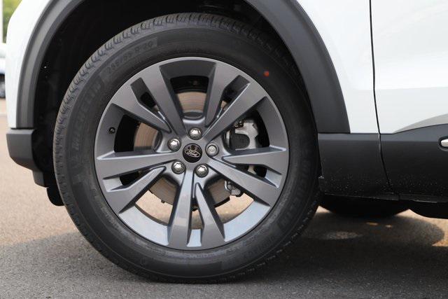new 2025 Ford Explorer car, priced at $45,999