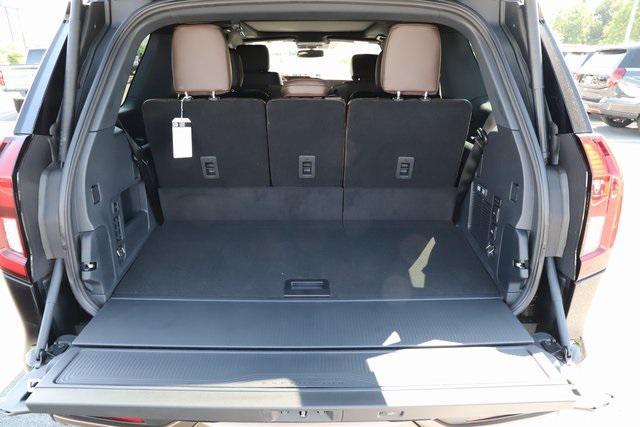 new 2025 Ford Expedition car, priced at $83,999