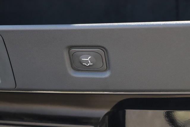 new 2025 Ford Expedition car, priced at $83,999