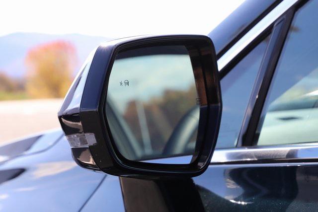 used 2024 Cadillac XT4 car, priced at $34,967