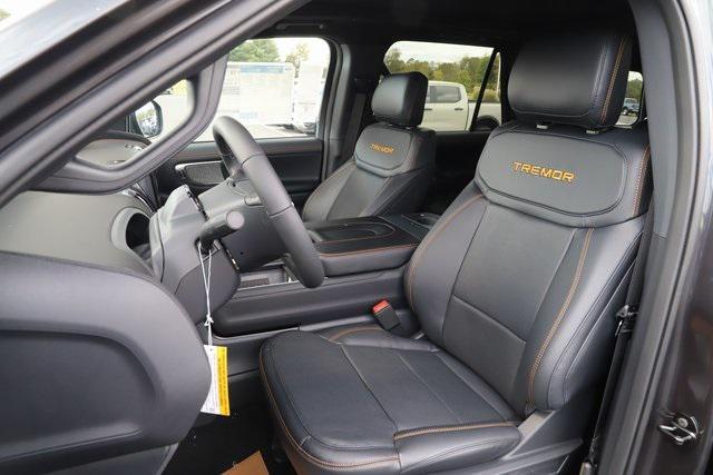 new 2025 Ford Expedition car, priced at $82,099