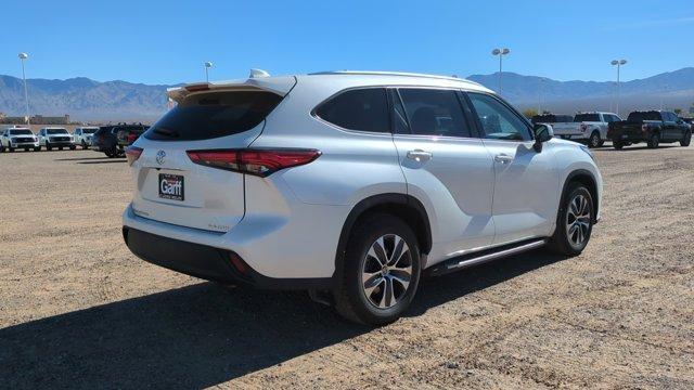 used 2021 Toyota Highlander car, priced at $28,993
