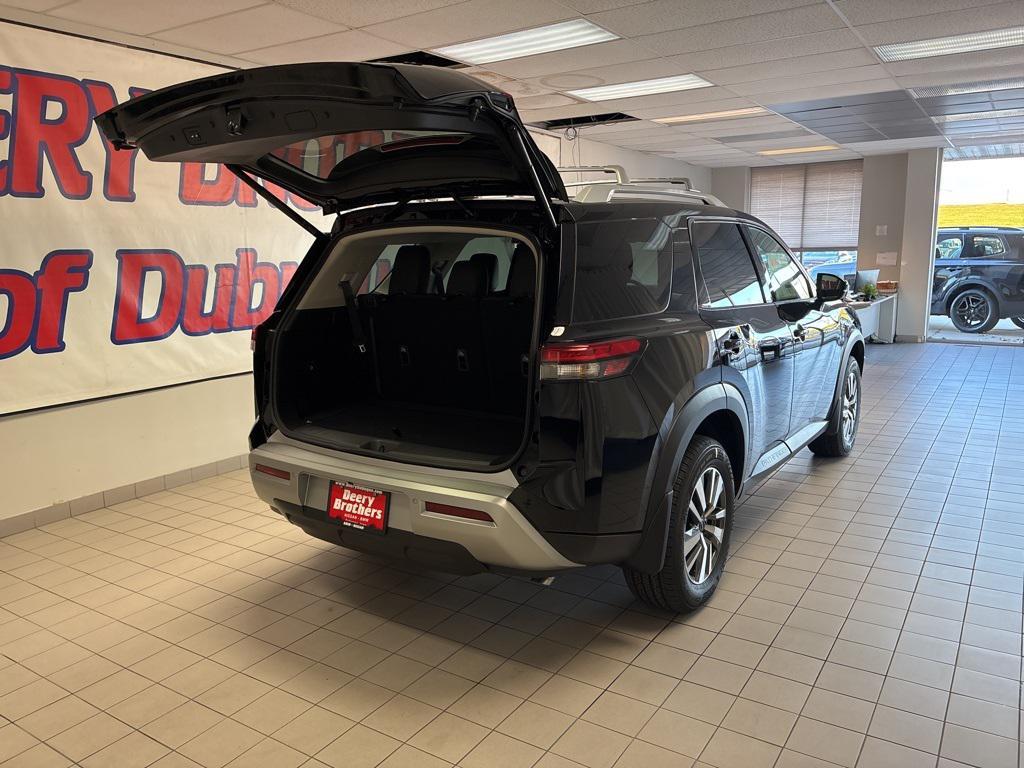 new 2025 Nissan Pathfinder car, priced at $41,604