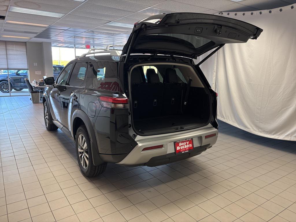 new 2025 Nissan Pathfinder car, priced at $41,604