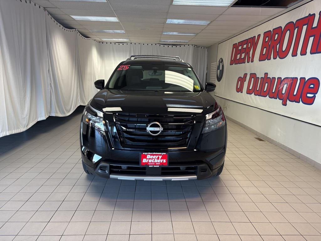 new 2025 Nissan Pathfinder car, priced at $41,604