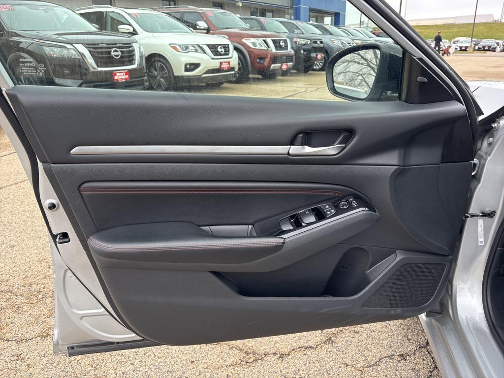 used 2023 Nissan Altima car, priced at $20,098