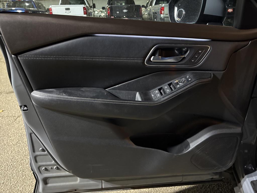 used 2023 Nissan Rogue car, priced at $24,404