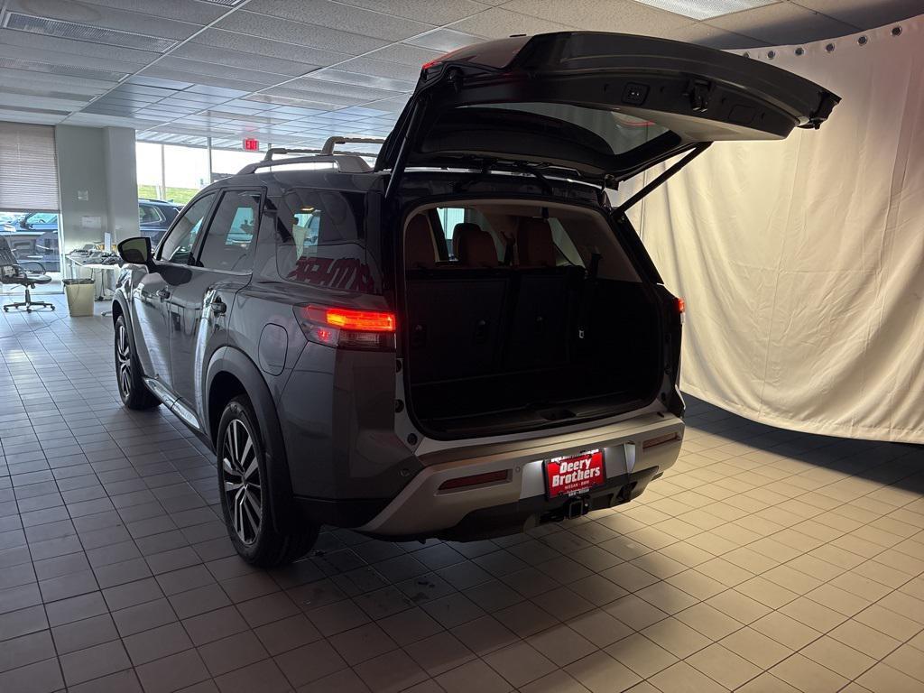new 2025 Nissan Pathfinder car, priced at $47,915