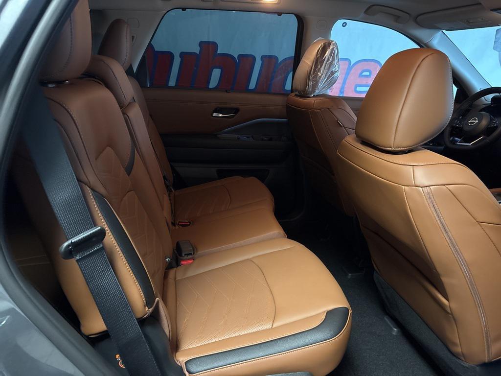 new 2025 Nissan Pathfinder car, priced at $47,915