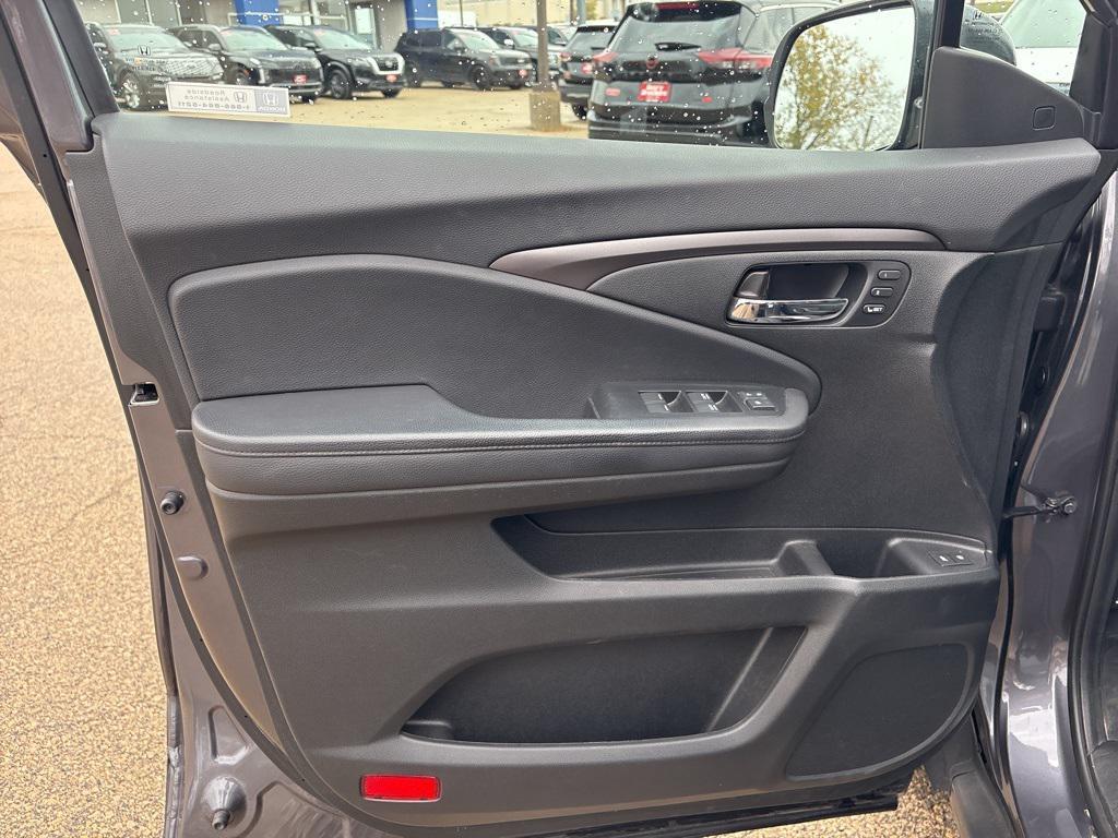 used 2021 Honda Pilot car, priced at $28,684