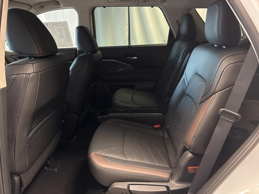 new 2025 Nissan Pathfinder car, priced at $50,895