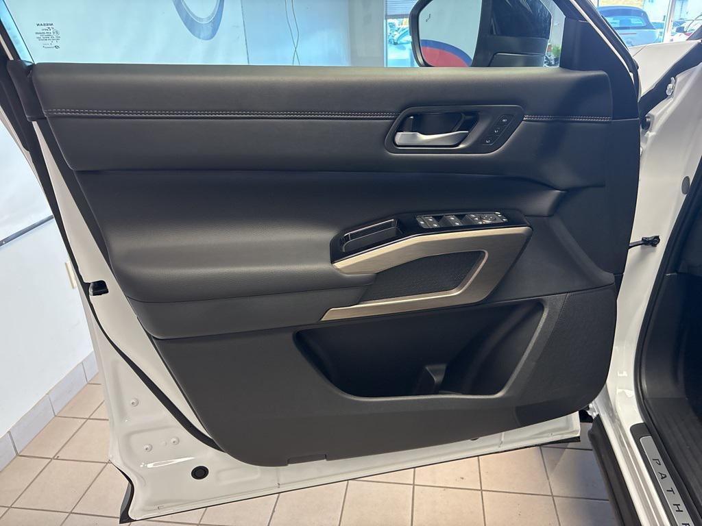 new 2025 Nissan Pathfinder car, priced at $50,895