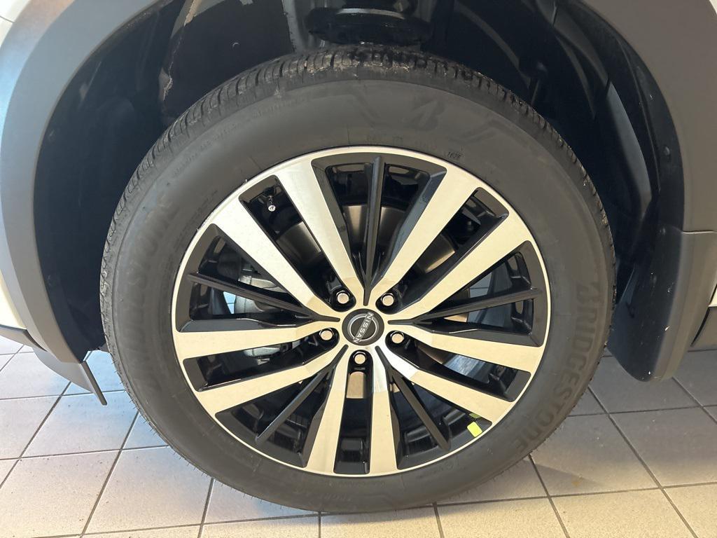 new 2025 Nissan Pathfinder car, priced at $50,895